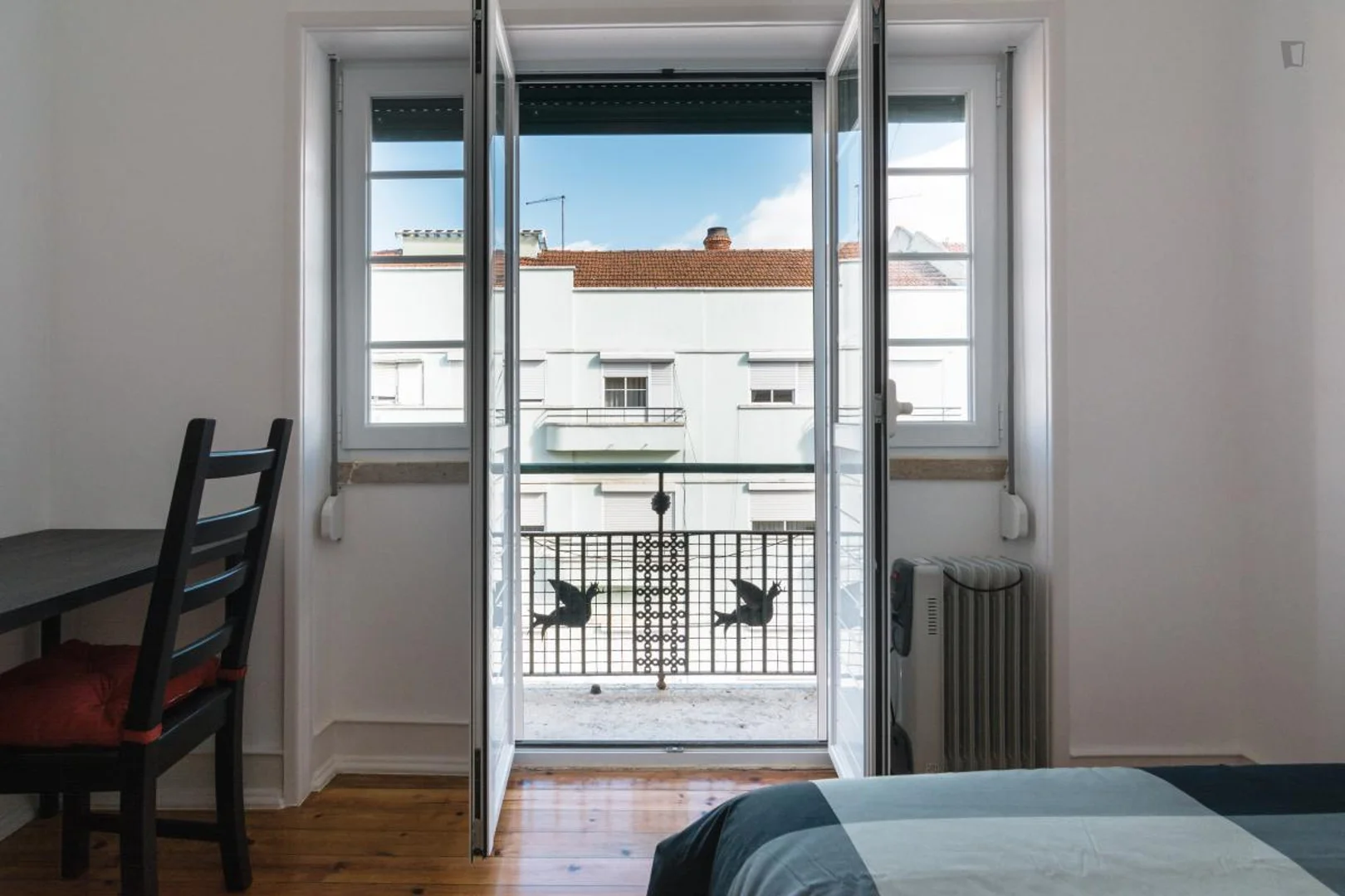 Habitación para estudiantes en  con área de estudio y facilidades compartidas