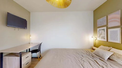 Chambre privée à 2 Rue de Wassy, 44100 Nantes, France, image 3 de 22