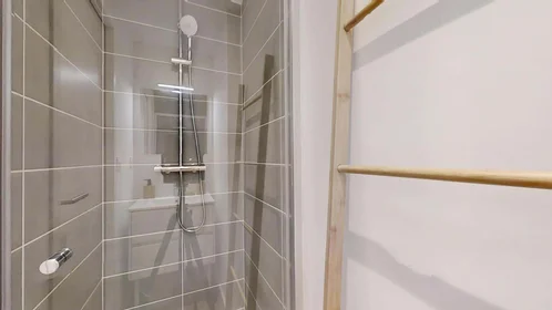 Chambre privée à 2 Rue de Wassy, 44100 Nantes, France, image 6 de 22