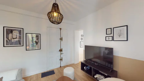 Private room at 27 Rue Dareau, 75014 Paris, France, image 8 of 15