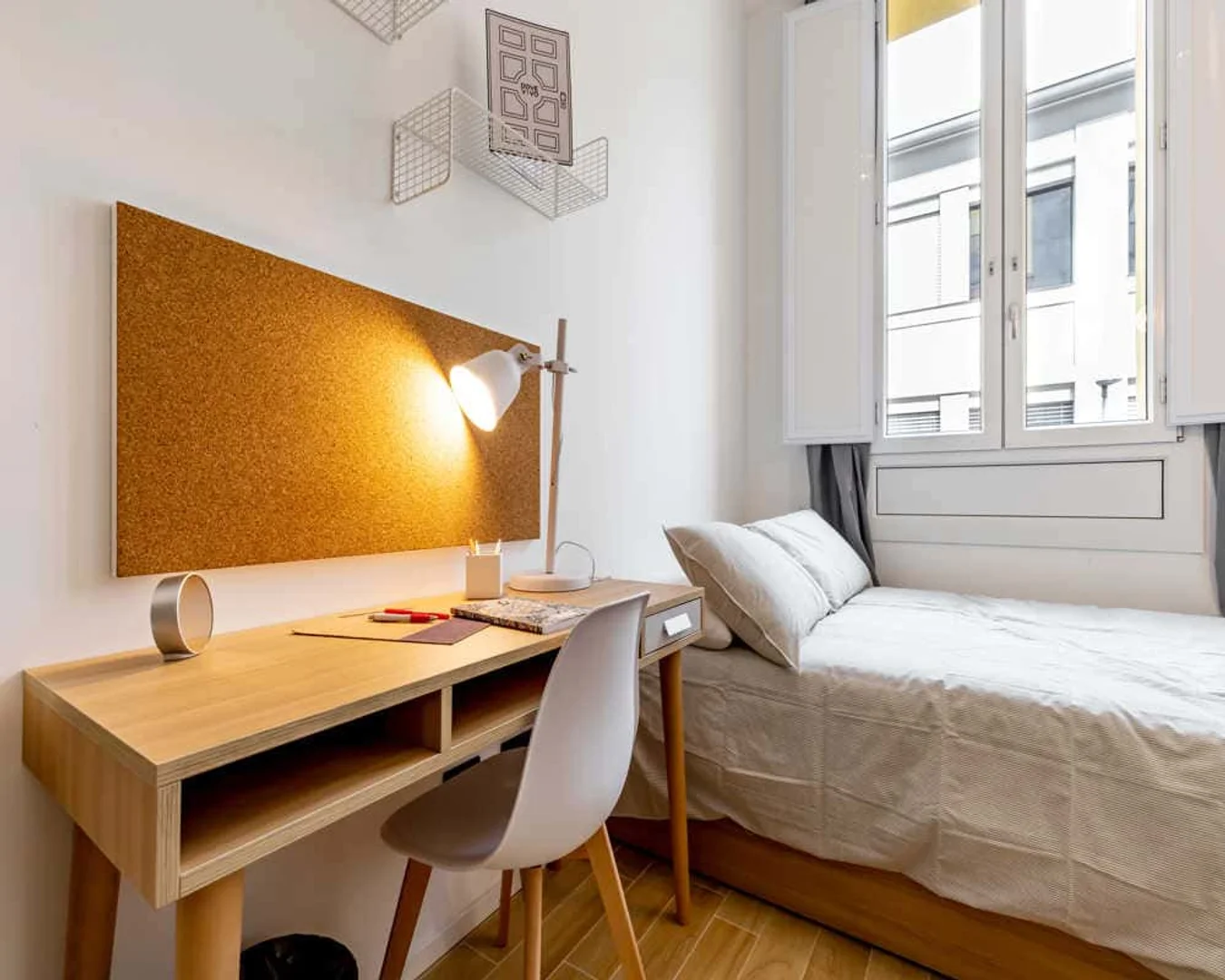 Economical student room with convenient location in