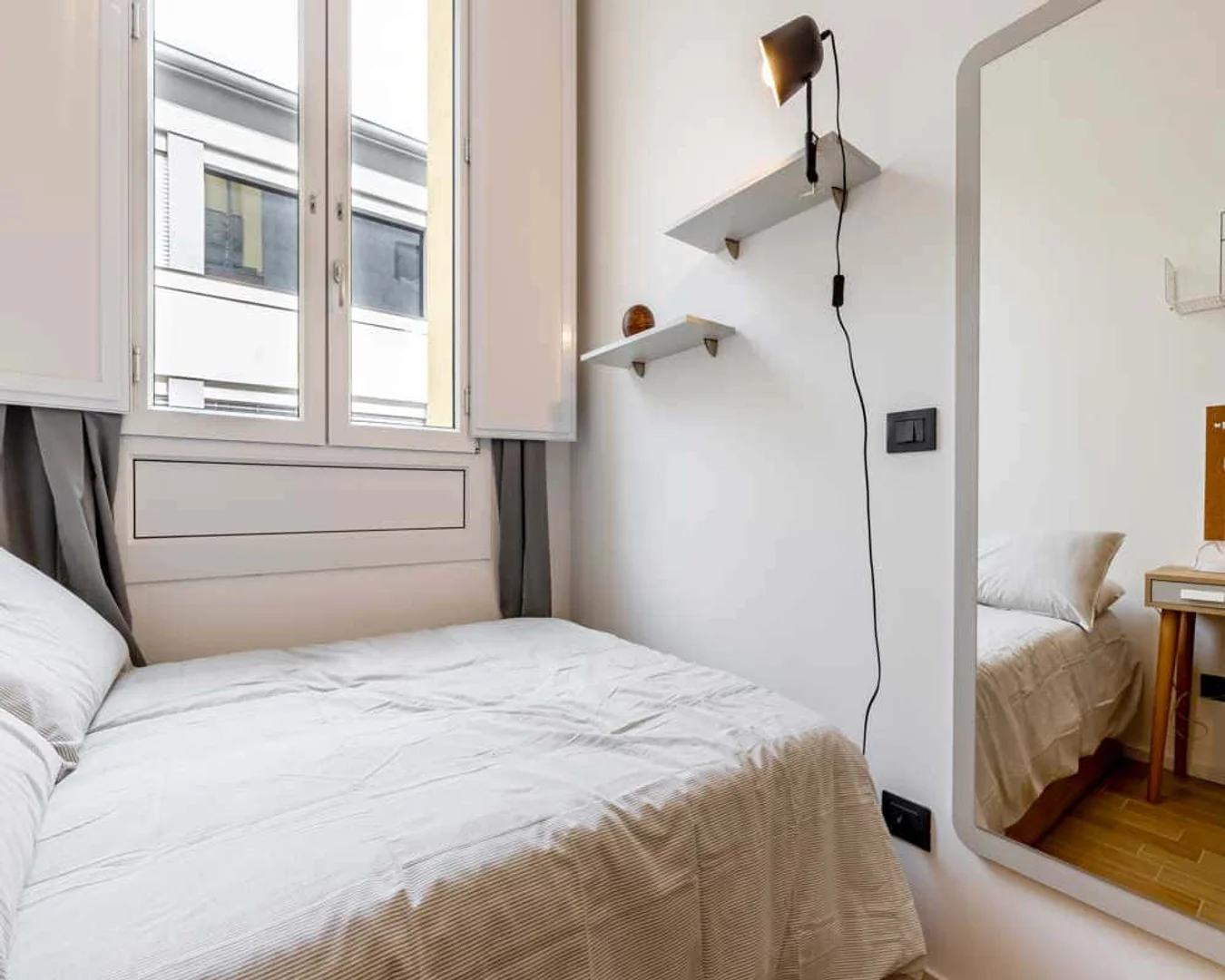 Room for rent in student apartment in , fully furnished