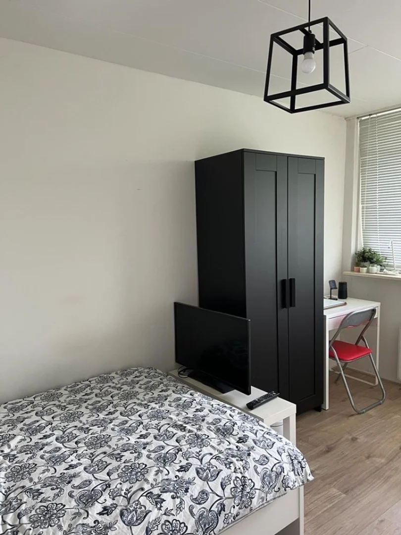 Student-friendly room in  with modern amenities
