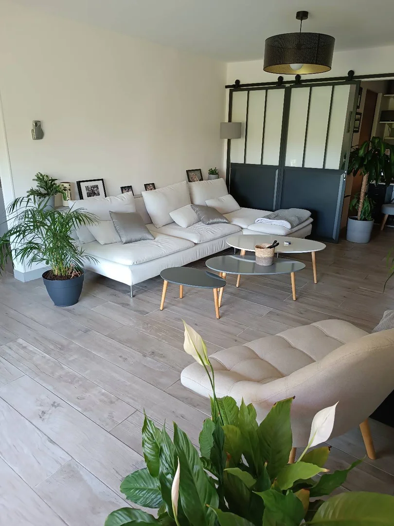 Habitación estudiantil económica con ubicación conveniente en 