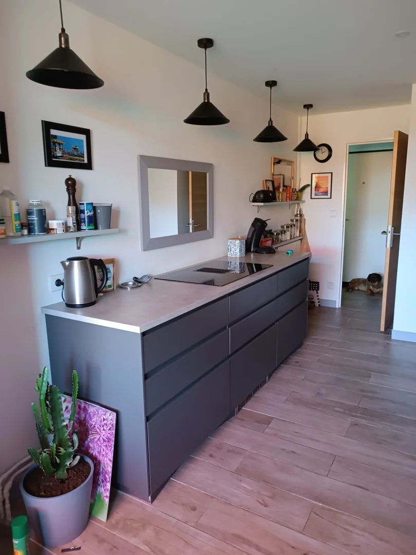 Habitación para estudiantes en  con área de estudio y facilidades compartidas