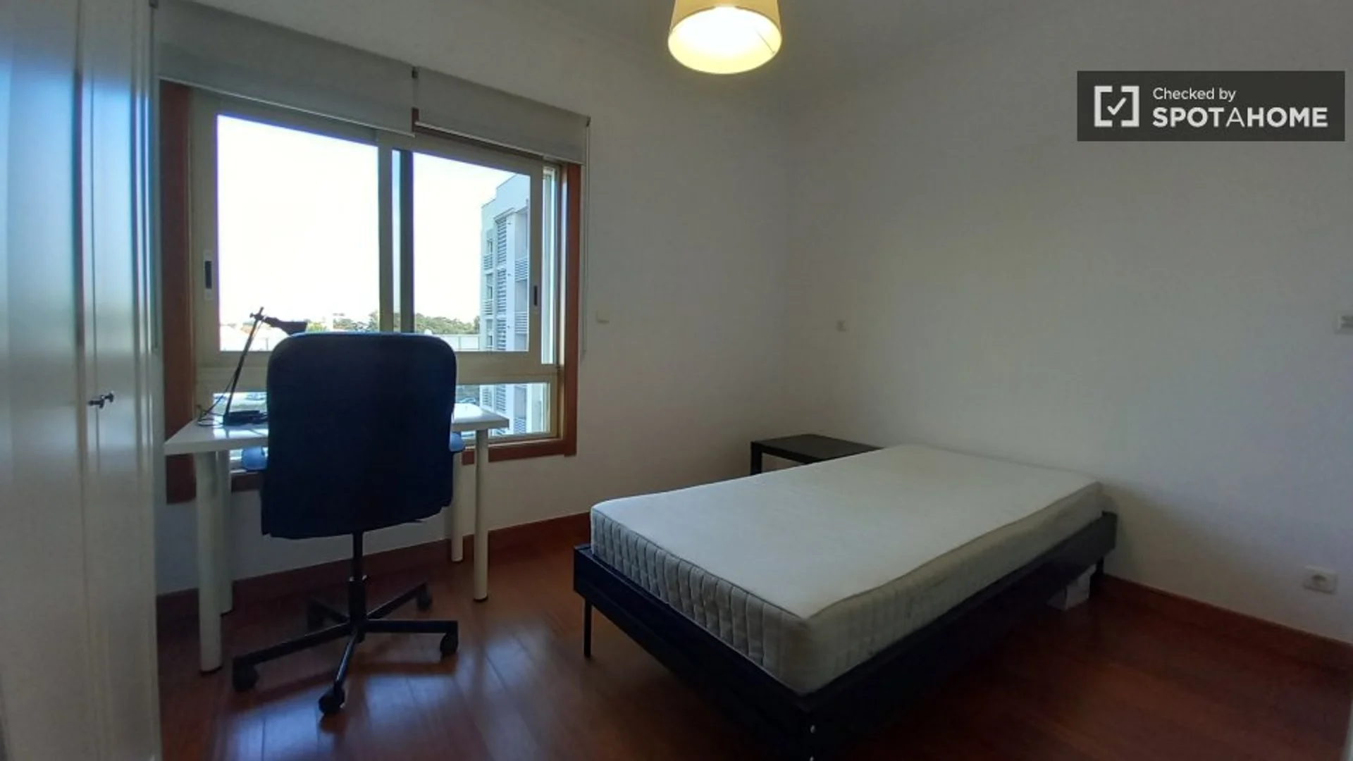 Komfortables und geräumiges Studentenzimmer in 
