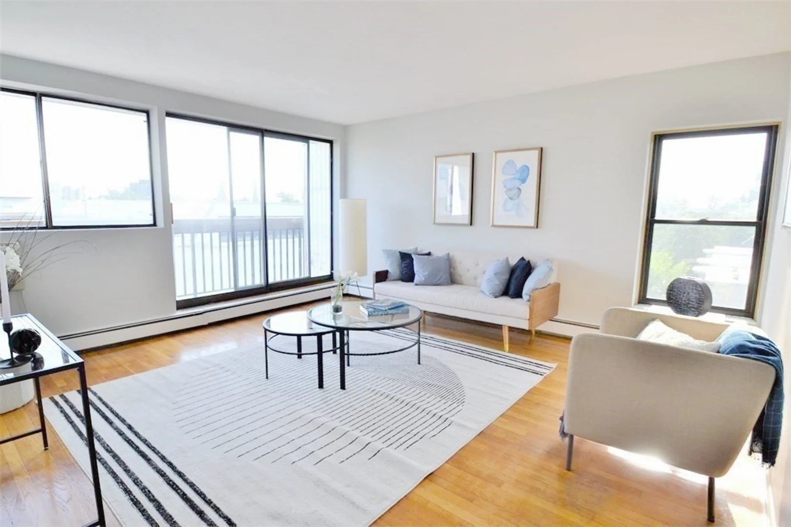 1643, Cambridge St., Unit 77, Harvard Square, Cambridge, MA, 02138