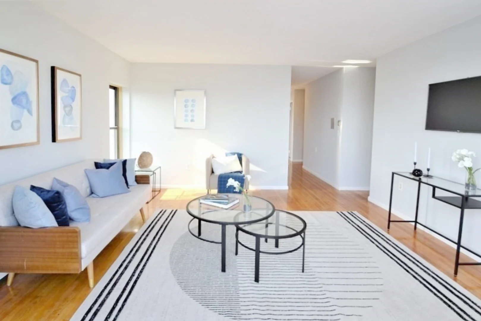 1643, Cambridge St., Unit 77, Harvard Square, Cambridge, MA, 02138