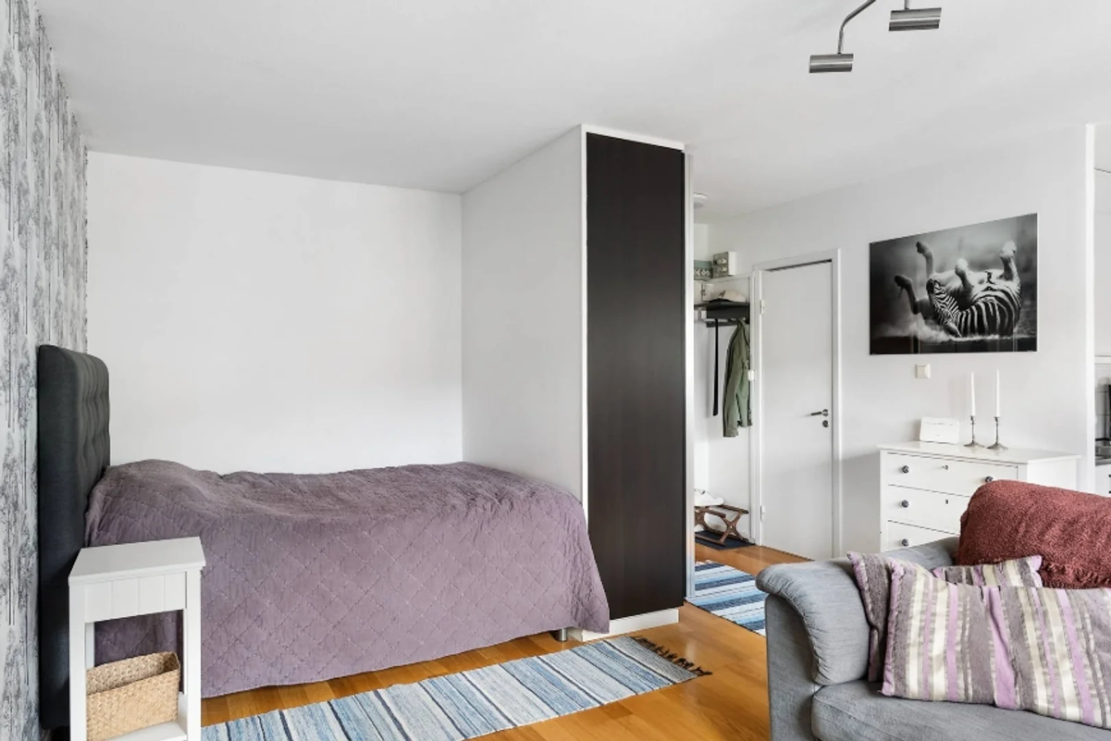 Chic studio apartment near campus in