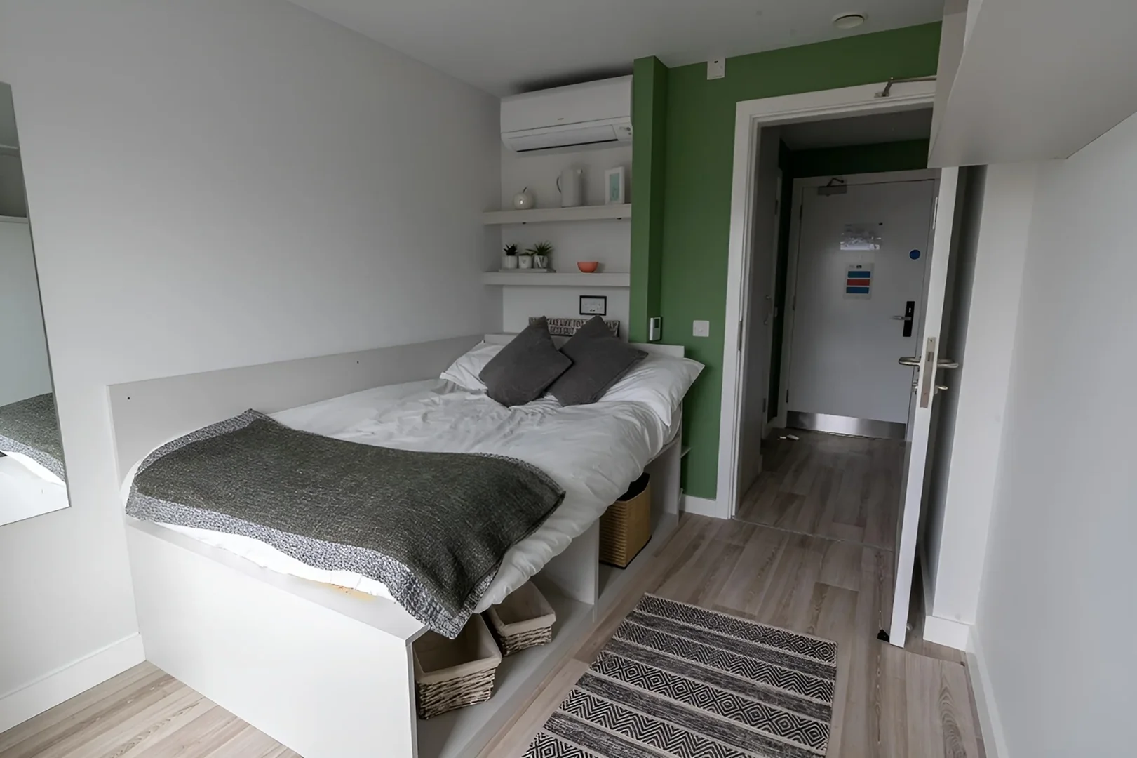 123 York St, Belfast BT15 1AS, United Kingdom 