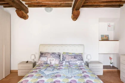 Entire apartment at Vicolo Ugurgieri, image 2 of 17