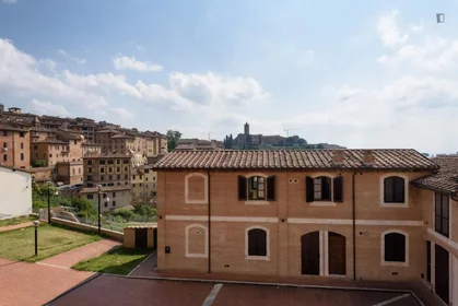 Entire apartment at Vicolo Ugurgieri, image 13 of 17