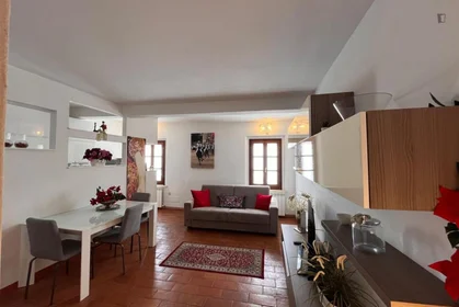 Entire apartment at Vicolo Ugurgieri, image 4 of 17