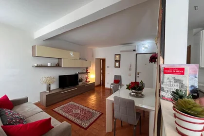 Entire apartment at Vicolo Ugurgieri, image 6 of 17