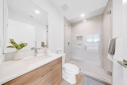 Stanza privata in Southwest 4th Street, immagine 11 di 39