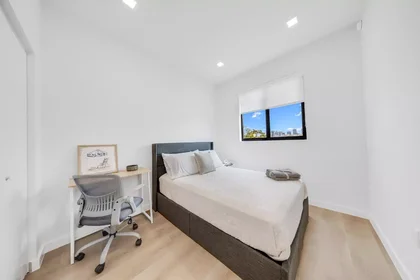Stanza privata in Southwest 4th Street, immagine 21 di 39