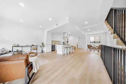 Stanza privata in Southwest 4th Street, immagine 27 di 39