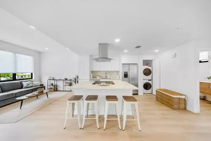Stanza privata in Southwest 4th Street, immagine 31 di 39