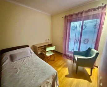 Chambre privée à R. Nossa Sra. da Penha, image 1 de 14