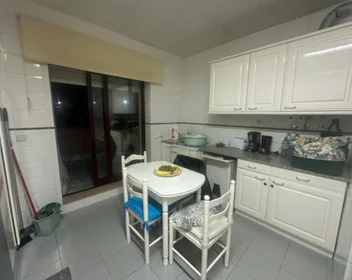 Chambre privée à R. Nossa Sra. da Penha, image 11 de 14
