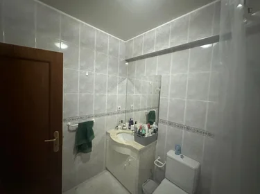 Chambre privée à R. Nossa Sra. da Penha, image 12 de 14