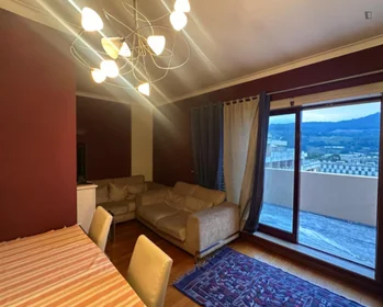 Chambre privée à R. Nossa Sra. da Penha, image 9 de 14