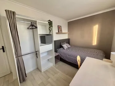 Habitación privada en Le mans, 72100, imagen 1 de 18