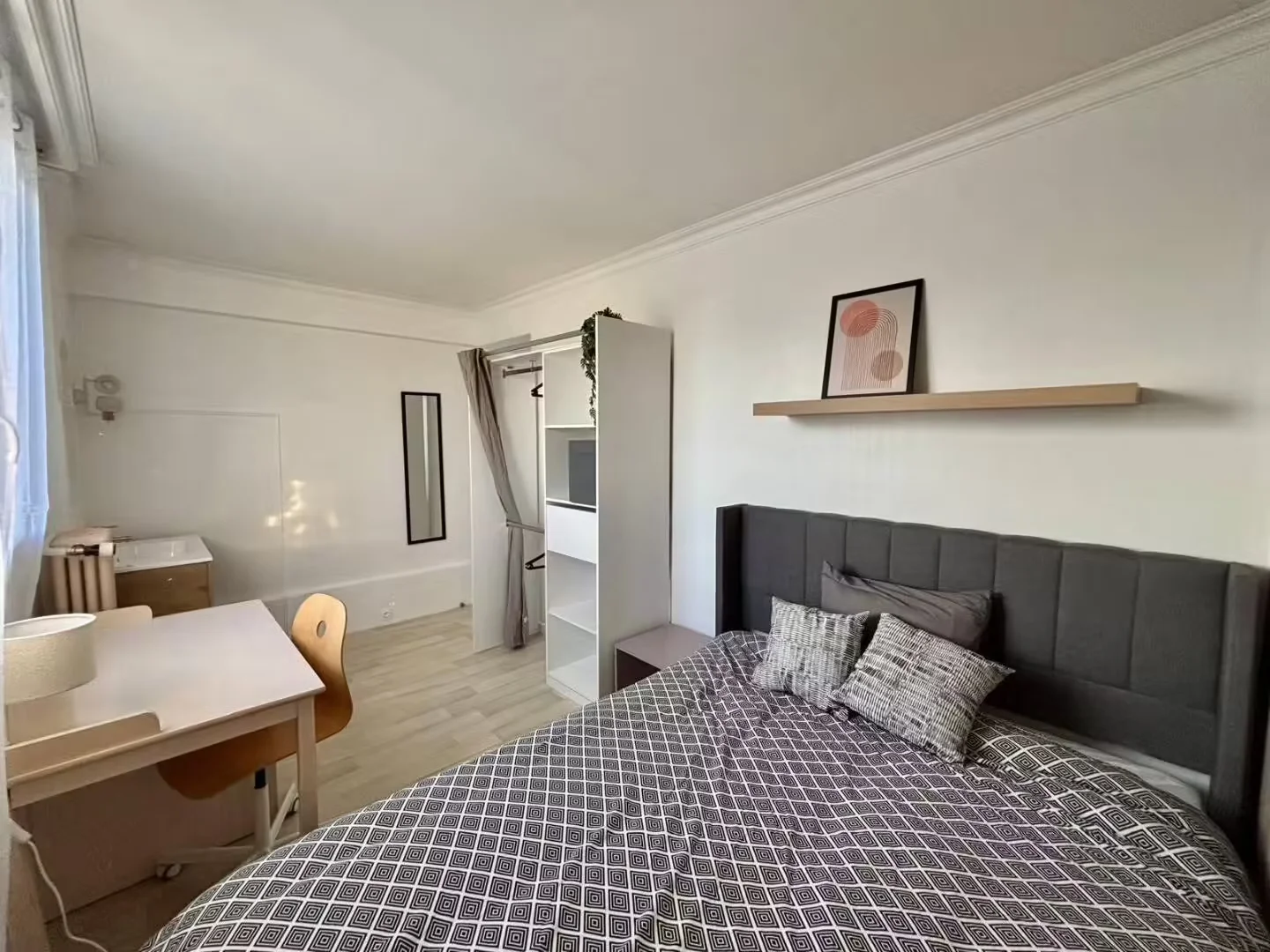 Habitación asequible para estudiantes con buena iluminación en 