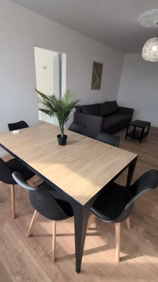 Comfortable and spacious student room in 