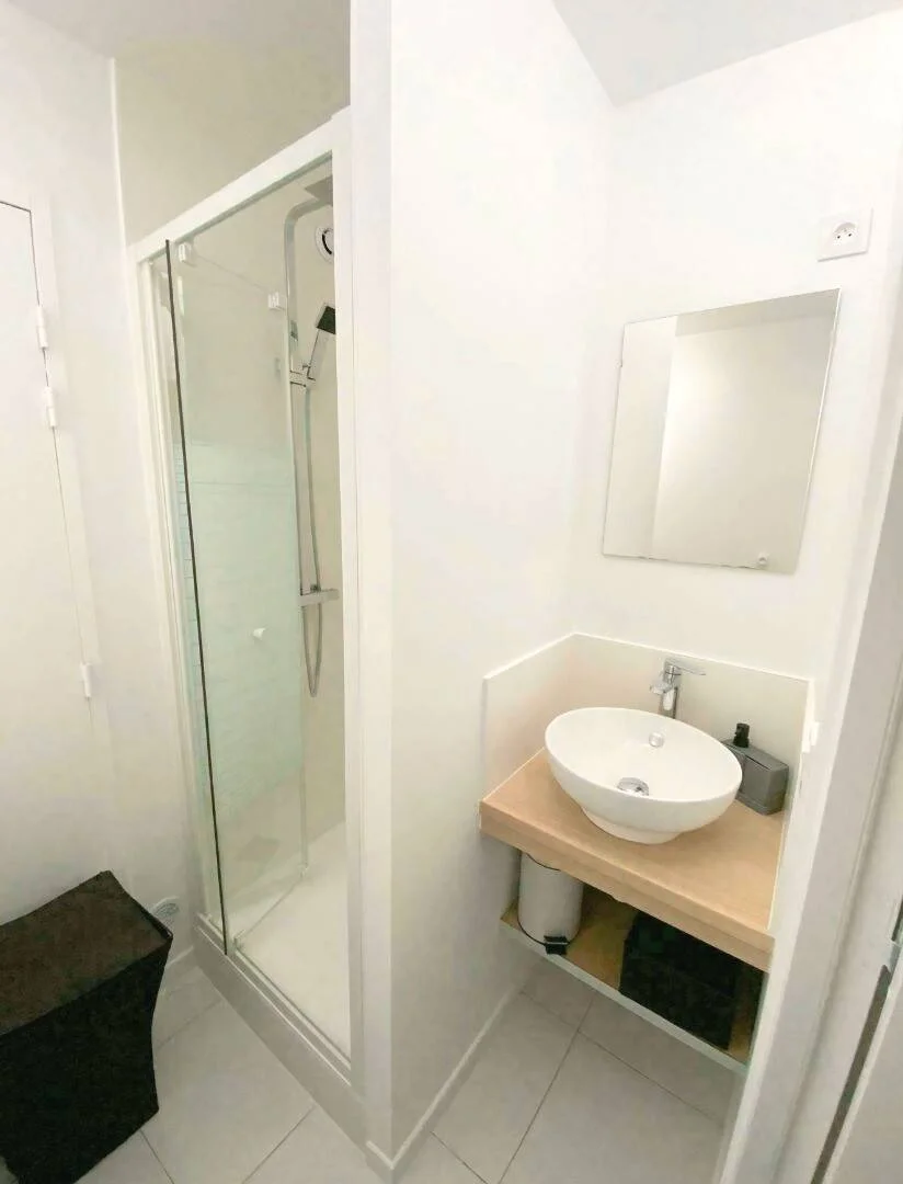 Functional student room perfect for studying in 