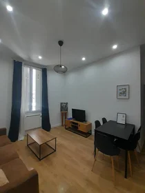 Stanza privata in Nîmes, 30900, immagine 1 di 3