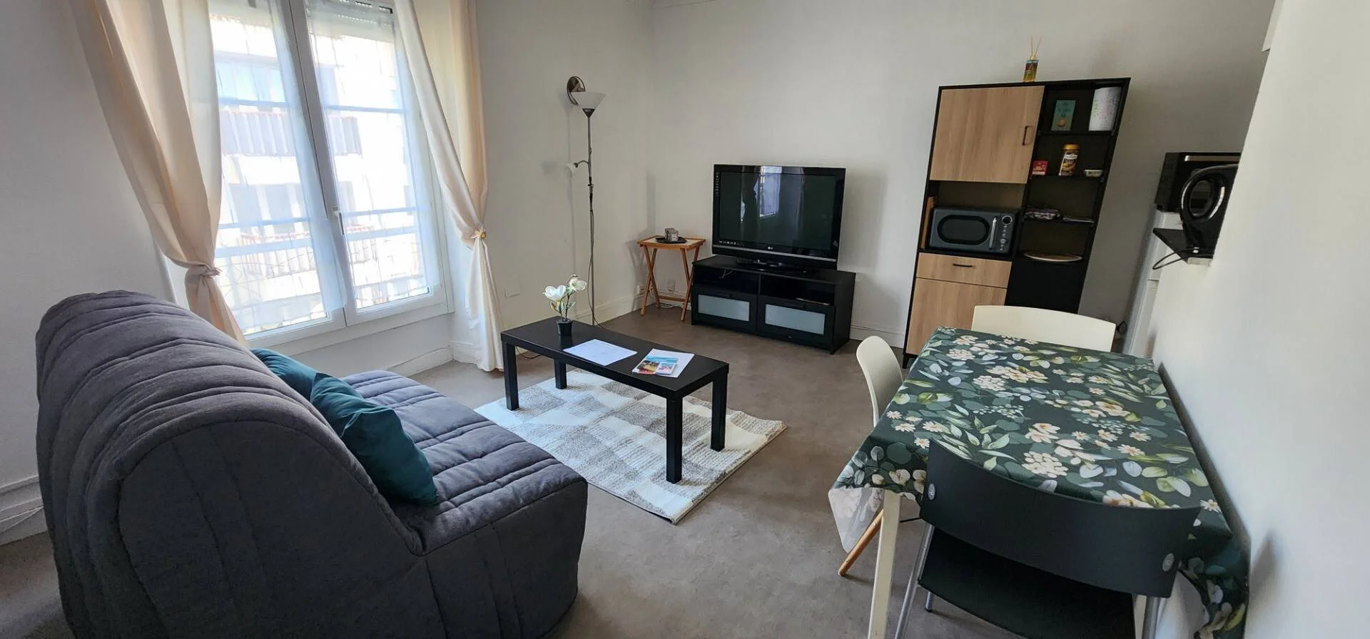 Habitación asequible para estudiantes con buena iluminación en 