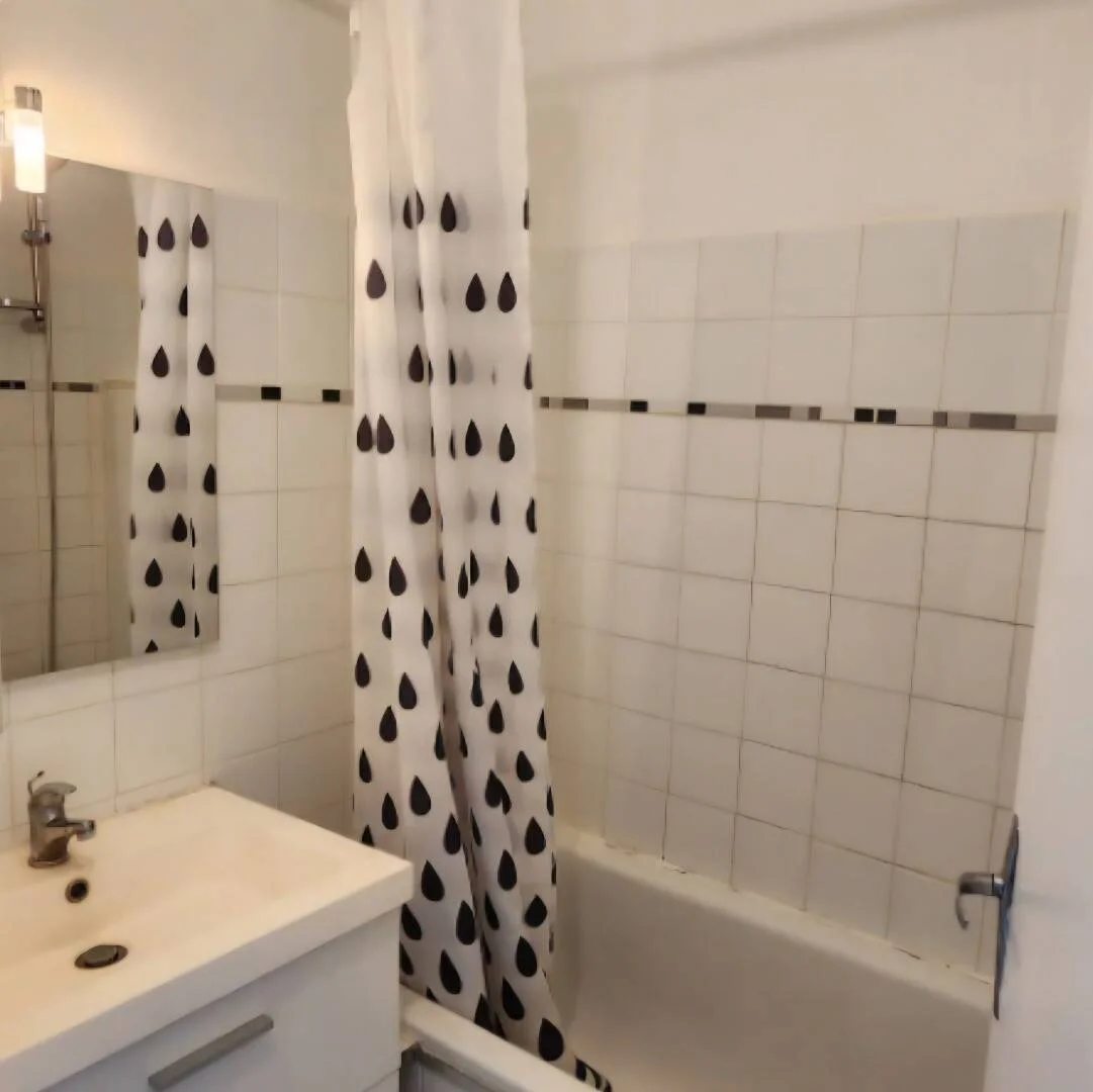 Habitación en apartamento estudiantil en alquiler en , completamente amueblado