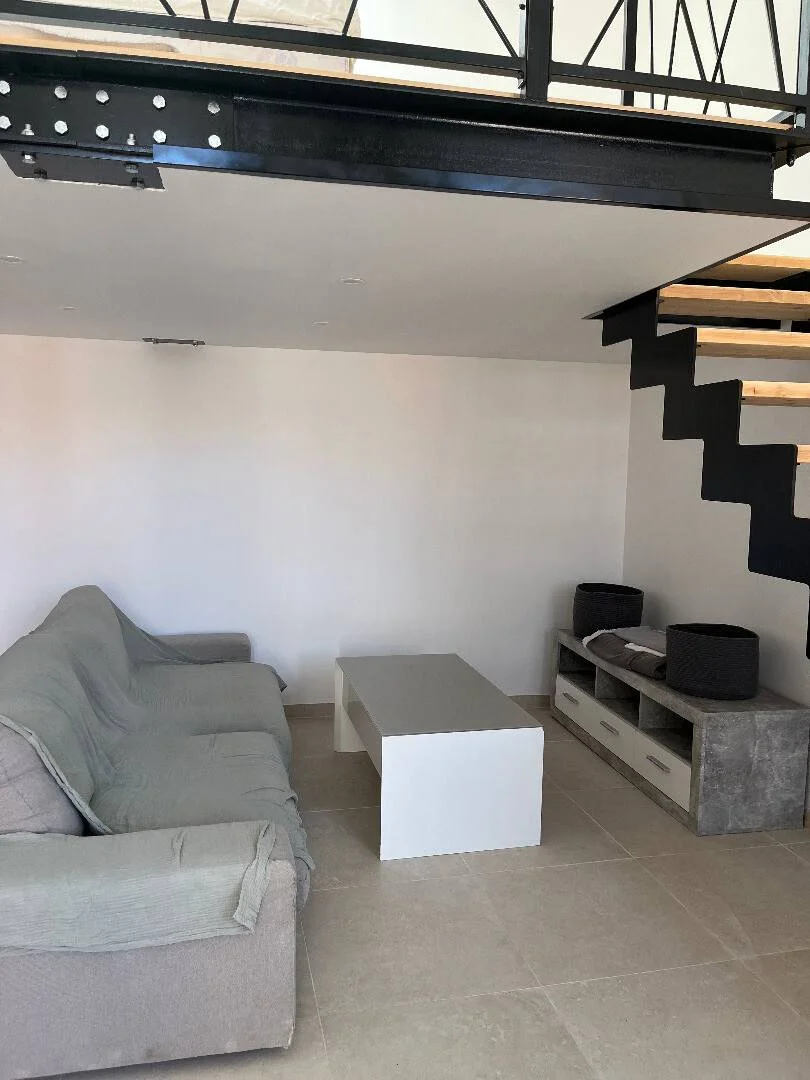 Comfortable and spacious student room in 
