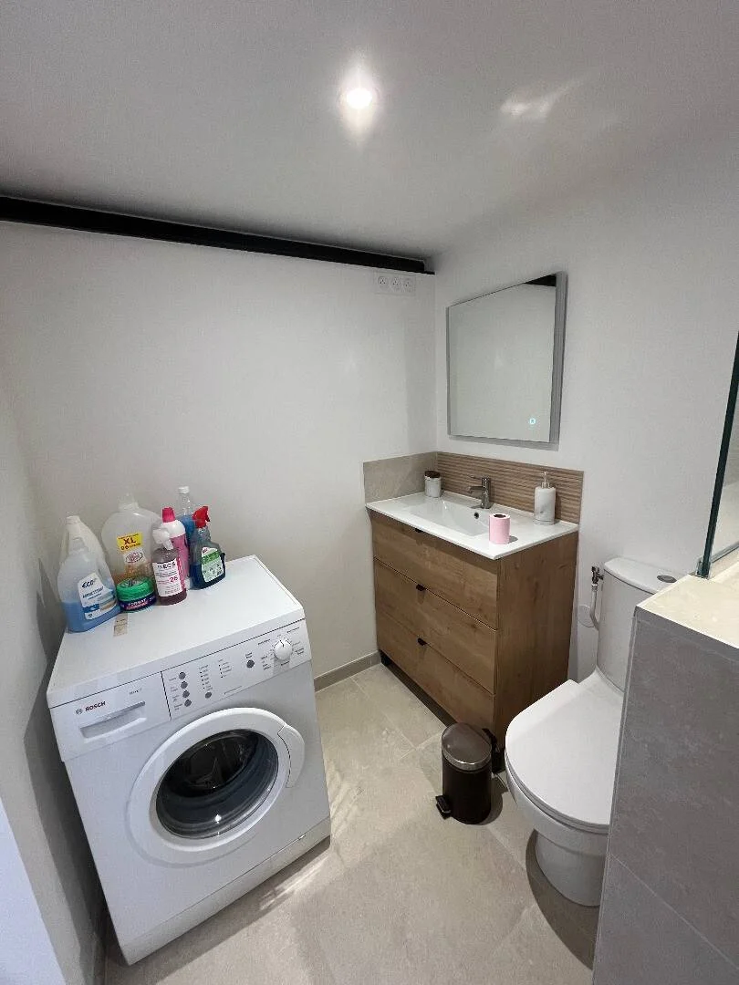 Student-friendly room in  with modern amenities