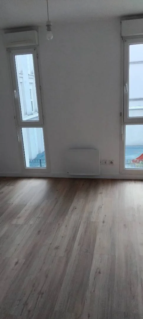 Öğrenciler için rahat oda  bölgesinde mevcut