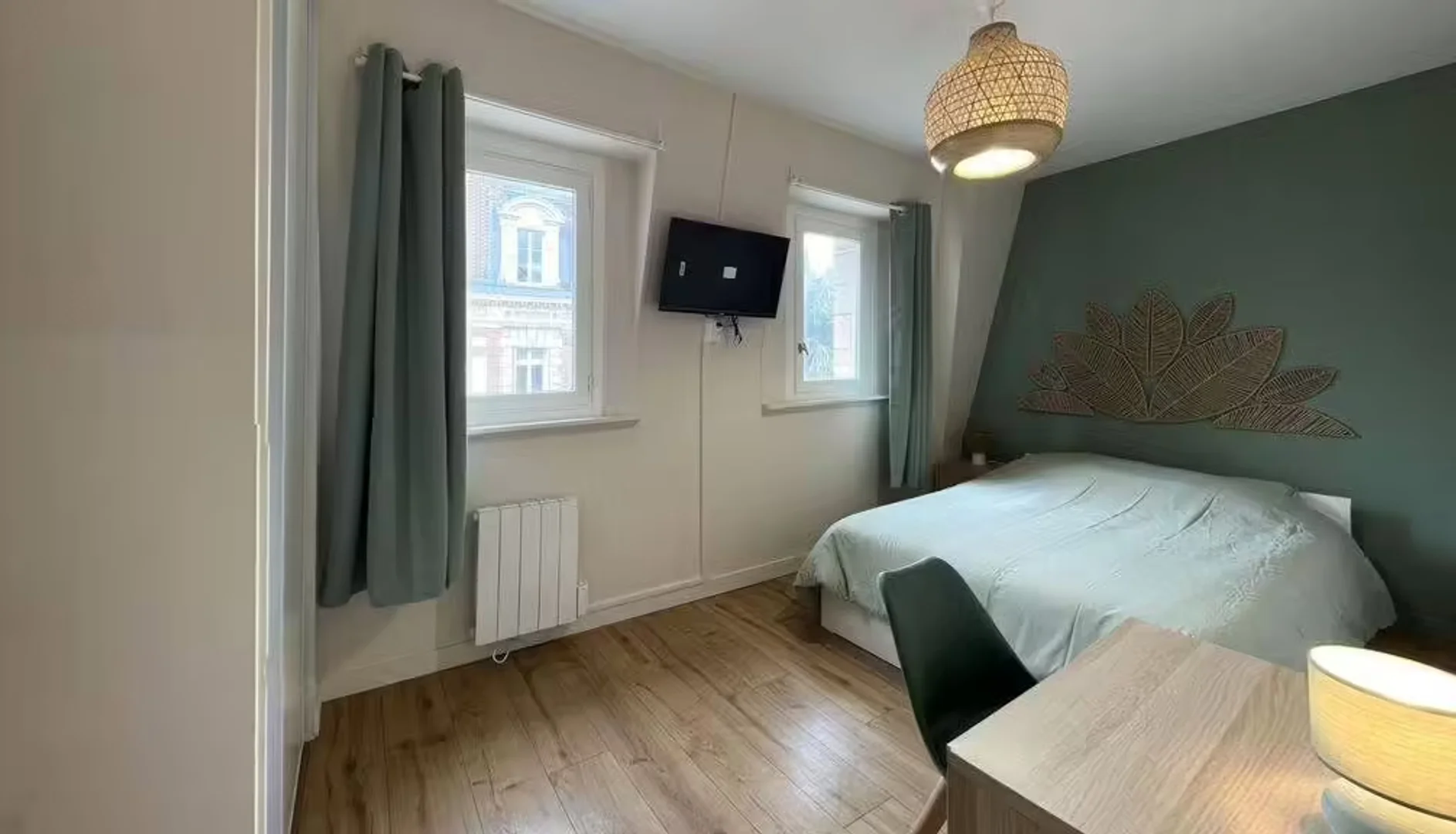 Habitación estudiantil económica con ubicación conveniente en 