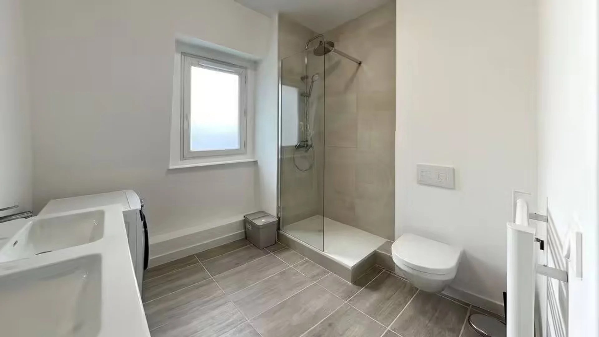Habitación para estudiantes en  con área de estudio y facilidades compartidas