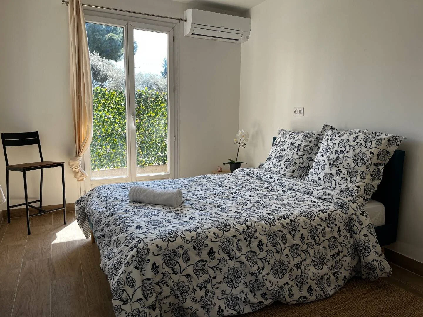 Quarto de estudante económico perto do campus em 