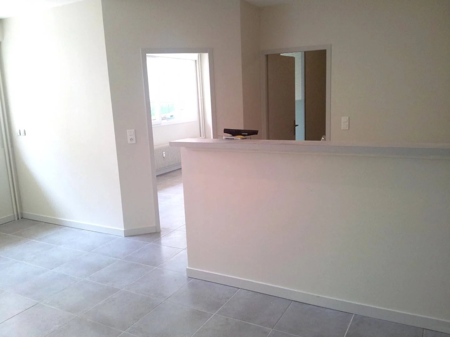 Habitación estudiantil amplia y cómoda en 