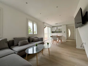 Habitación privada en Noisy-le-grand, 93160, imagen 3 de 18