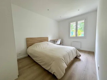 Habitación privada en Noisy-le-grand, 93160, imagen 8 de 18
