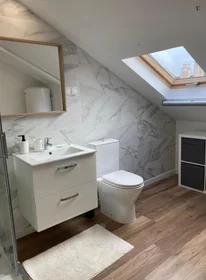 Chambre privée à Rua Actriz Maria Matos, image 18 de 21