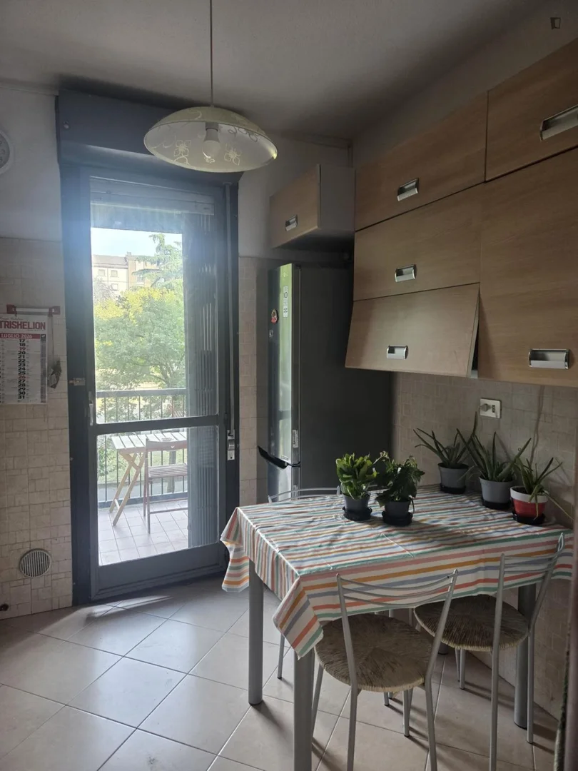Habitación para estudiantes en  con área de estudio y facilidades compartidas