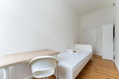 Chambre privée à Boxhagener Str., image 5 de 14