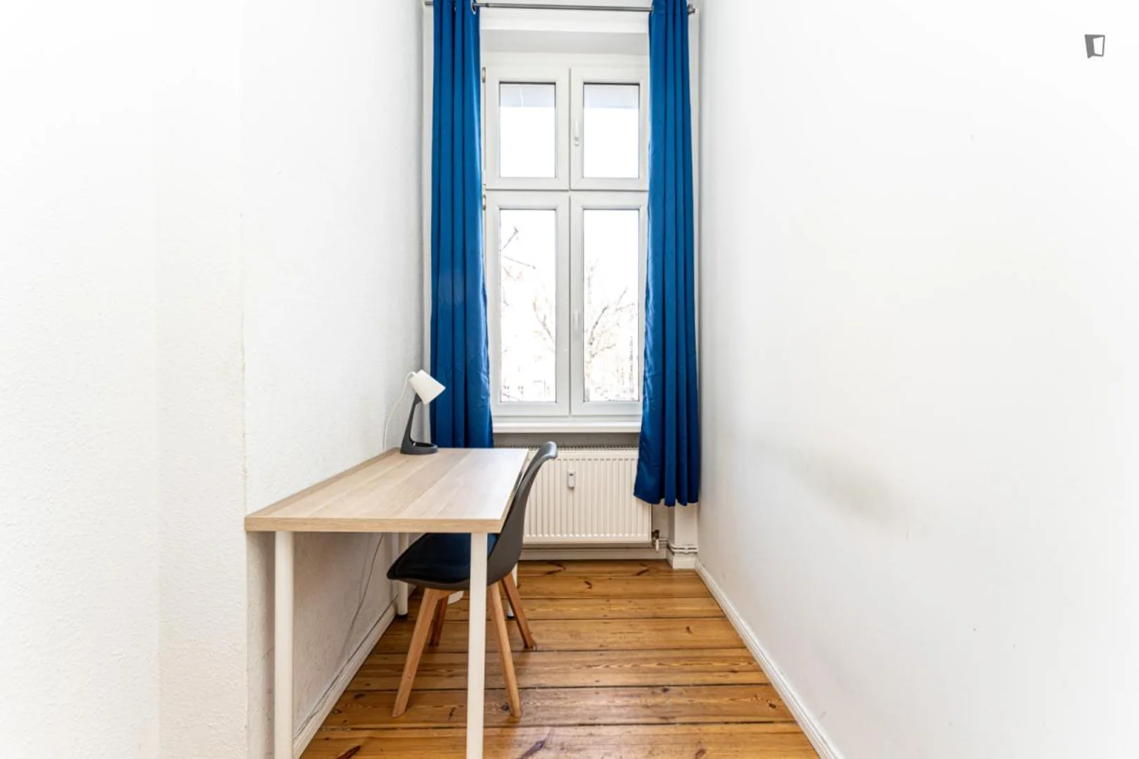 Chambre d'étudiant fonctionnelle parfaite pour étudier dans