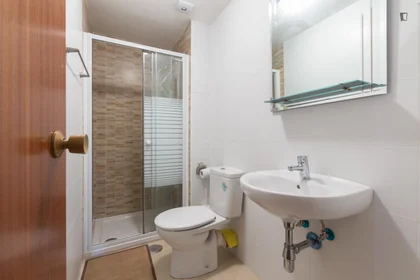 Habitación privada en Calle Nuevo Baztan, imagen 17 de 39