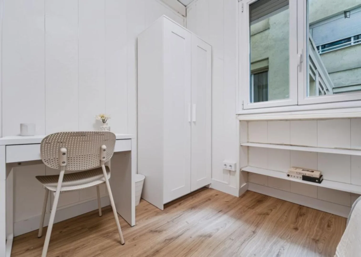 Habitación estudiantil económica con ubicación conveniente en