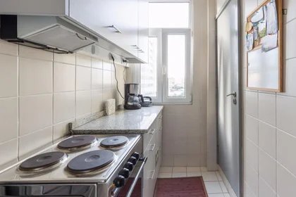Private room at Rua de Antero de Quental, image 12 of 17