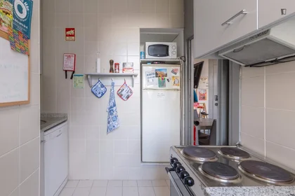 Private room at Rua de Antero de Quental, image 13 of 17